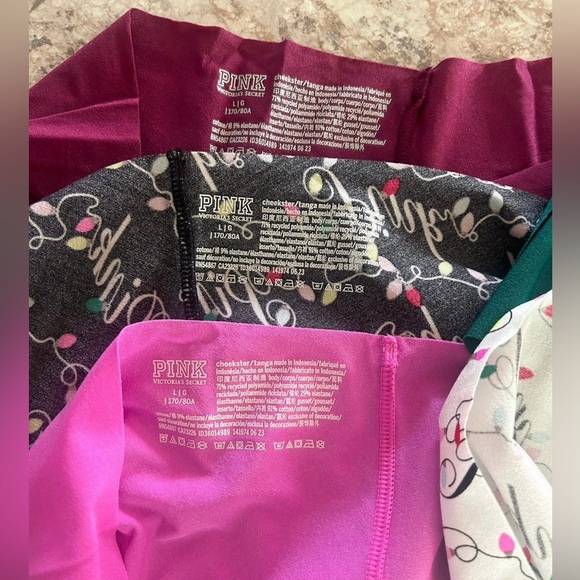 VS PINK Christmas No Show Cheekster Panties Large Multi 5 Pack NEW - Picture 8 of 10